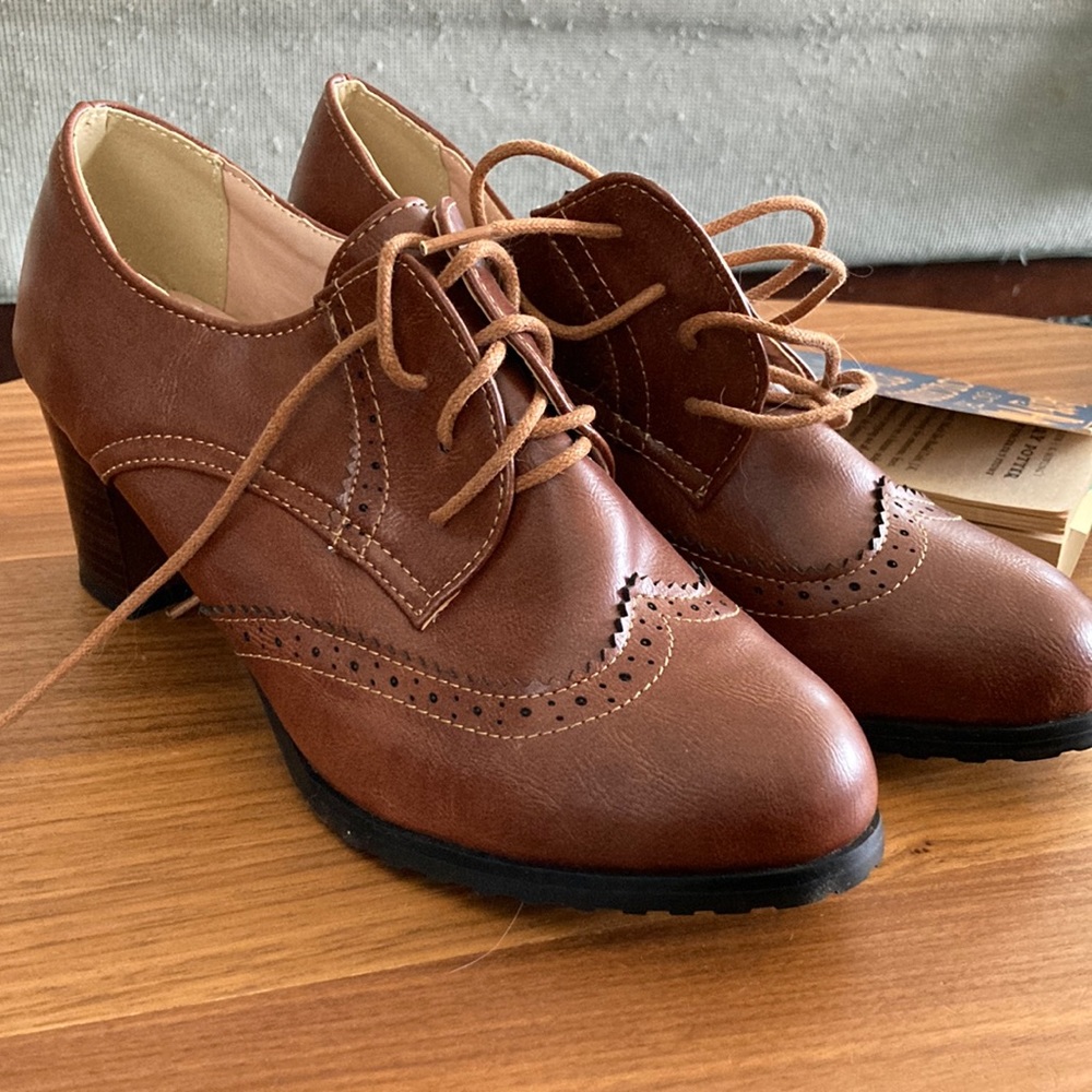 Oxford heeled short boot